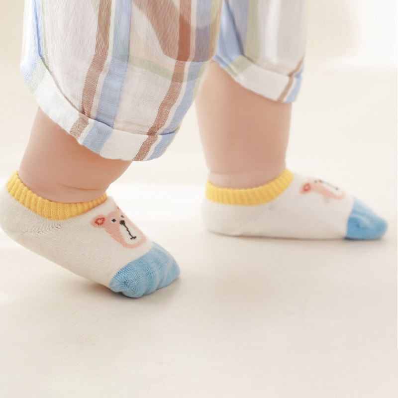 Chaussettes et filles invisibles pour enfants Chaussettes de bateau à bouche peu profonde mignonnes dessin animées bébé désossés chaussettes